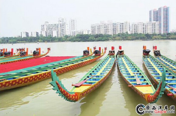 南寧江淮月送七臺車助威南寧龍舟1.jpg