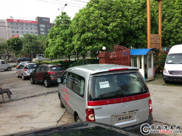 南寧興弘江淮汽車4S店 (1).jpg