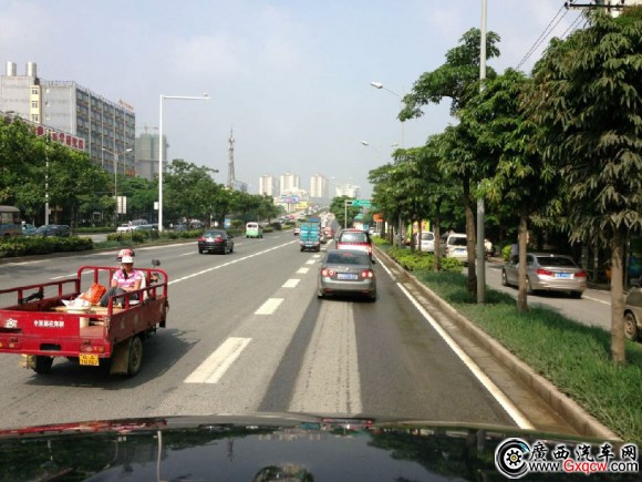 南寧興弘江淮汽車4S店 (5).jpg