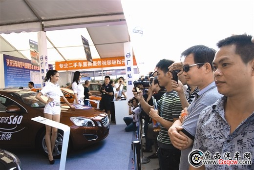 去年第21屆車交會現(xiàn)場,人氣火爆